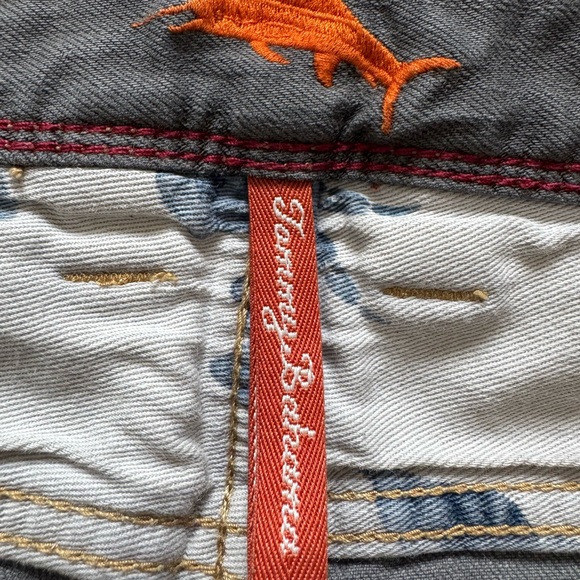 Tommy Bahama Gray straight leg Men's Jeans. Size 33 x 32 - Picture 6 of 16